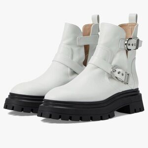 Stuart Weitzman MAVERICK BEDFORD MOTO BOOTIE